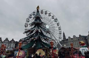 Sapin de Noël sur la Grand-Place d'Arras