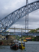 Bâteaux sur le Douro, sous le Pont Dom-Luís